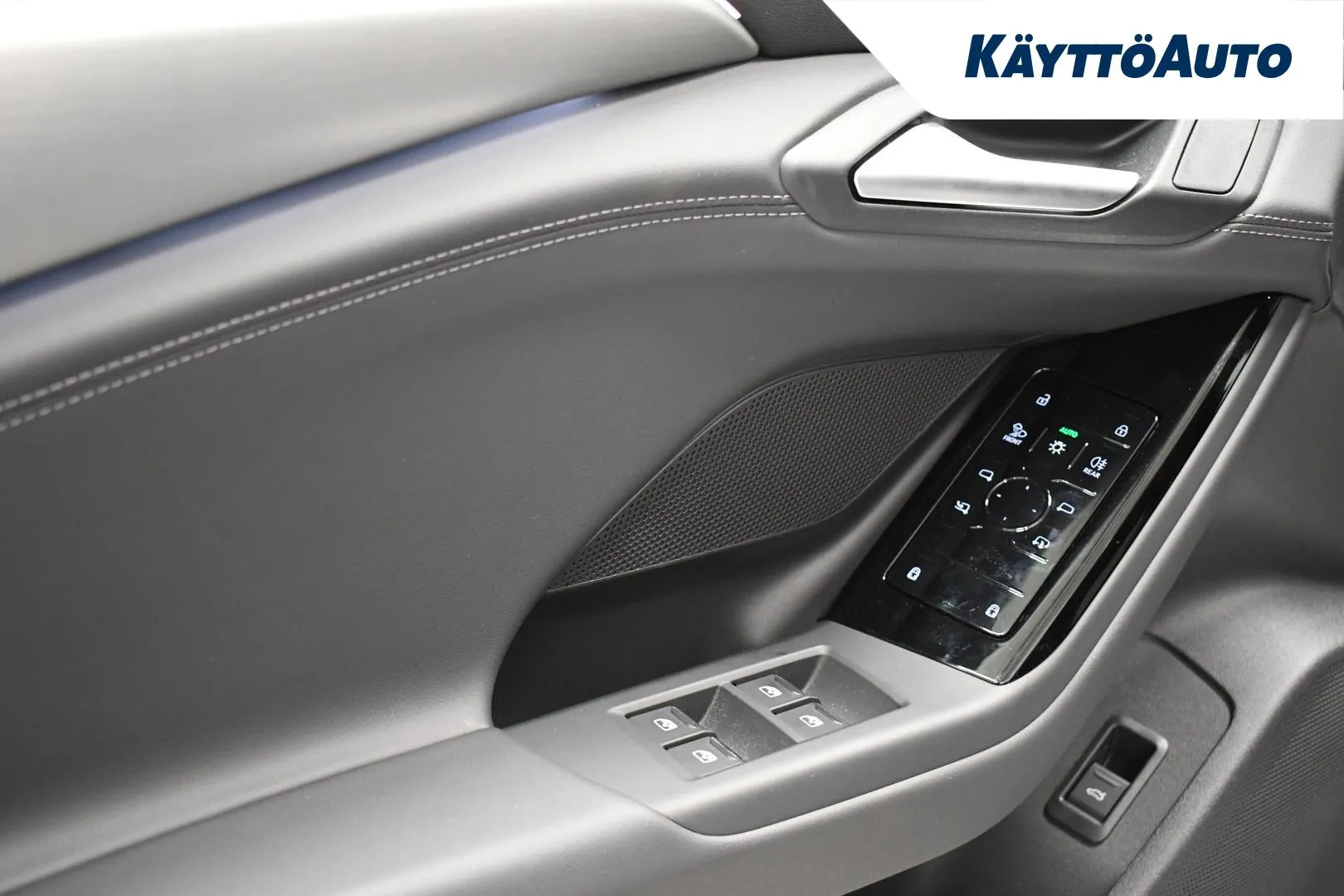 Audi A6 e-tron JNR-982 carousel image