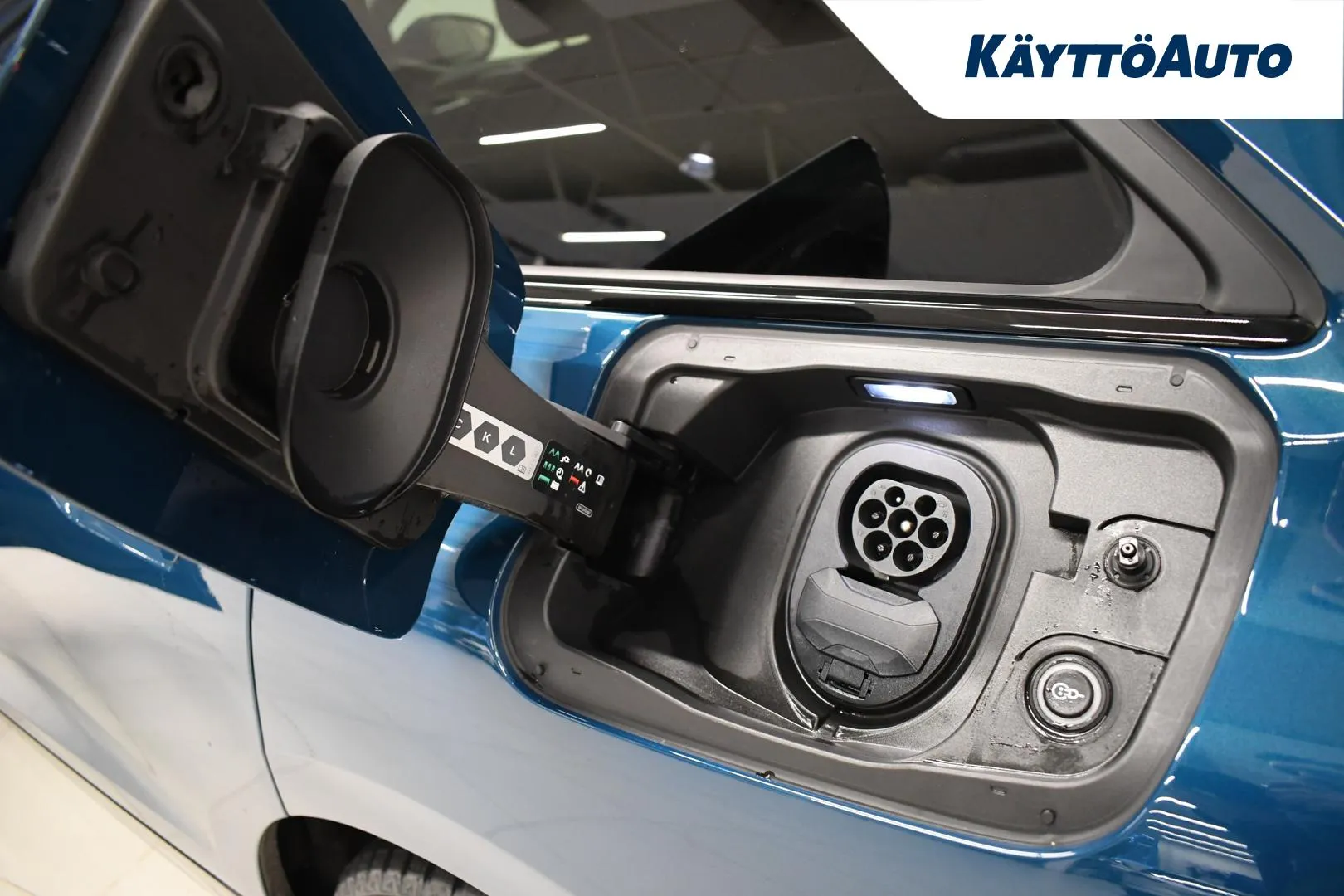 Audi A6 e-tron JNR-982 carousel image