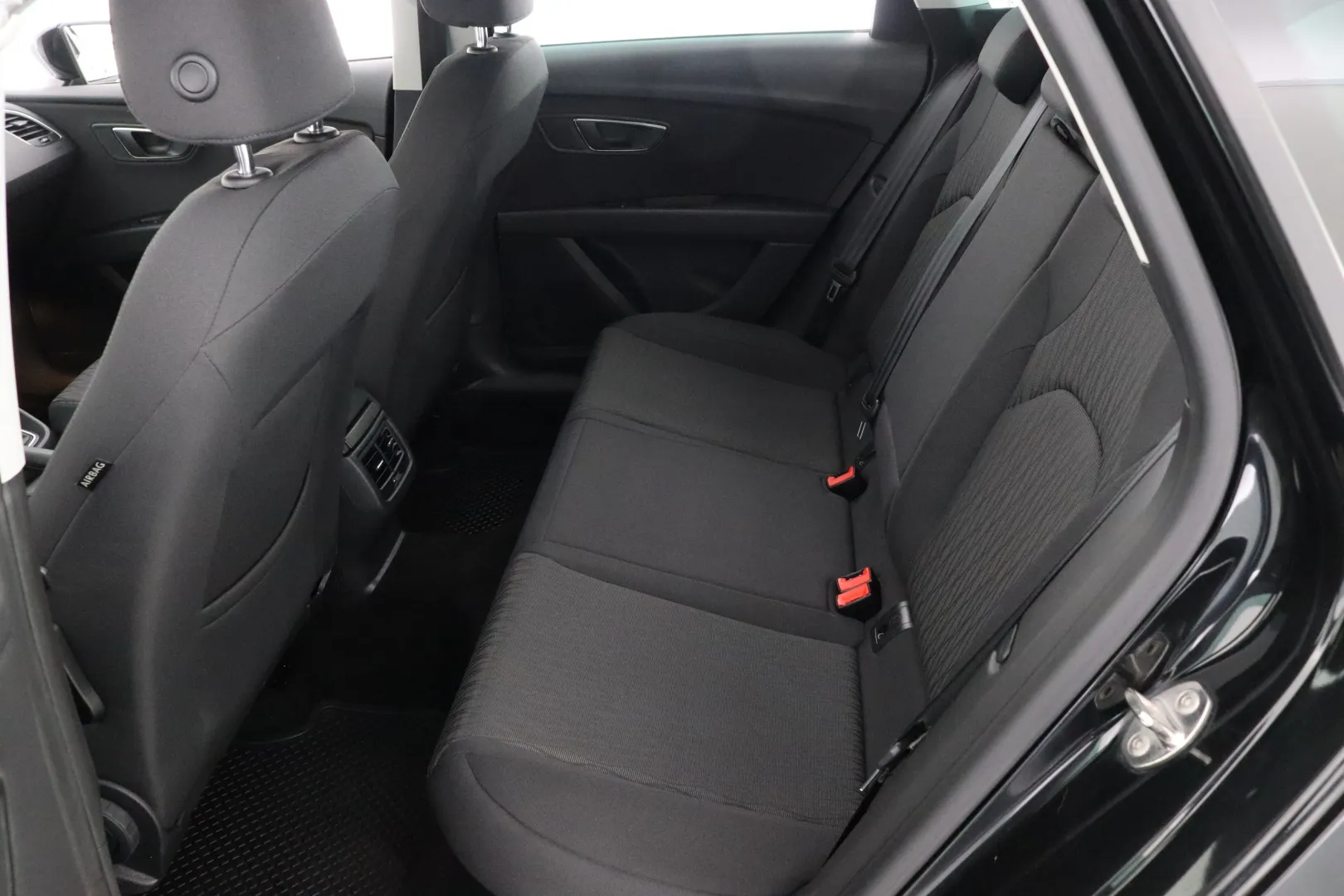 SEAT Leon ST UZA-313 carousel image