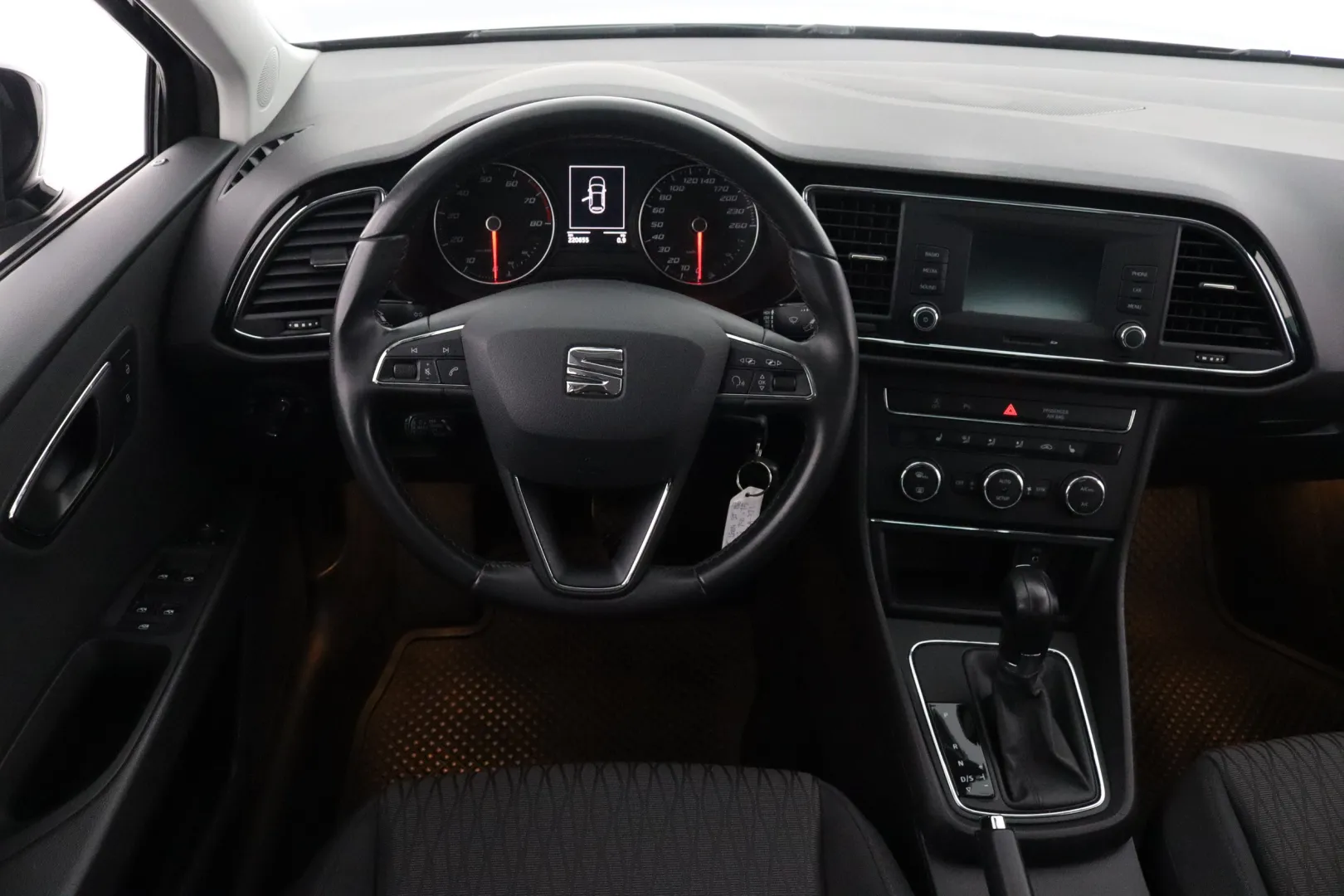SEAT Leon ST UZA-313 carousel image