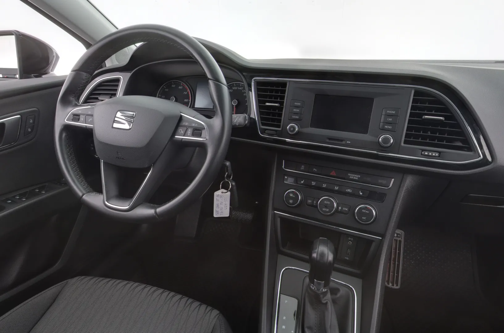 SEAT Leon ST UZA-313 carousel image