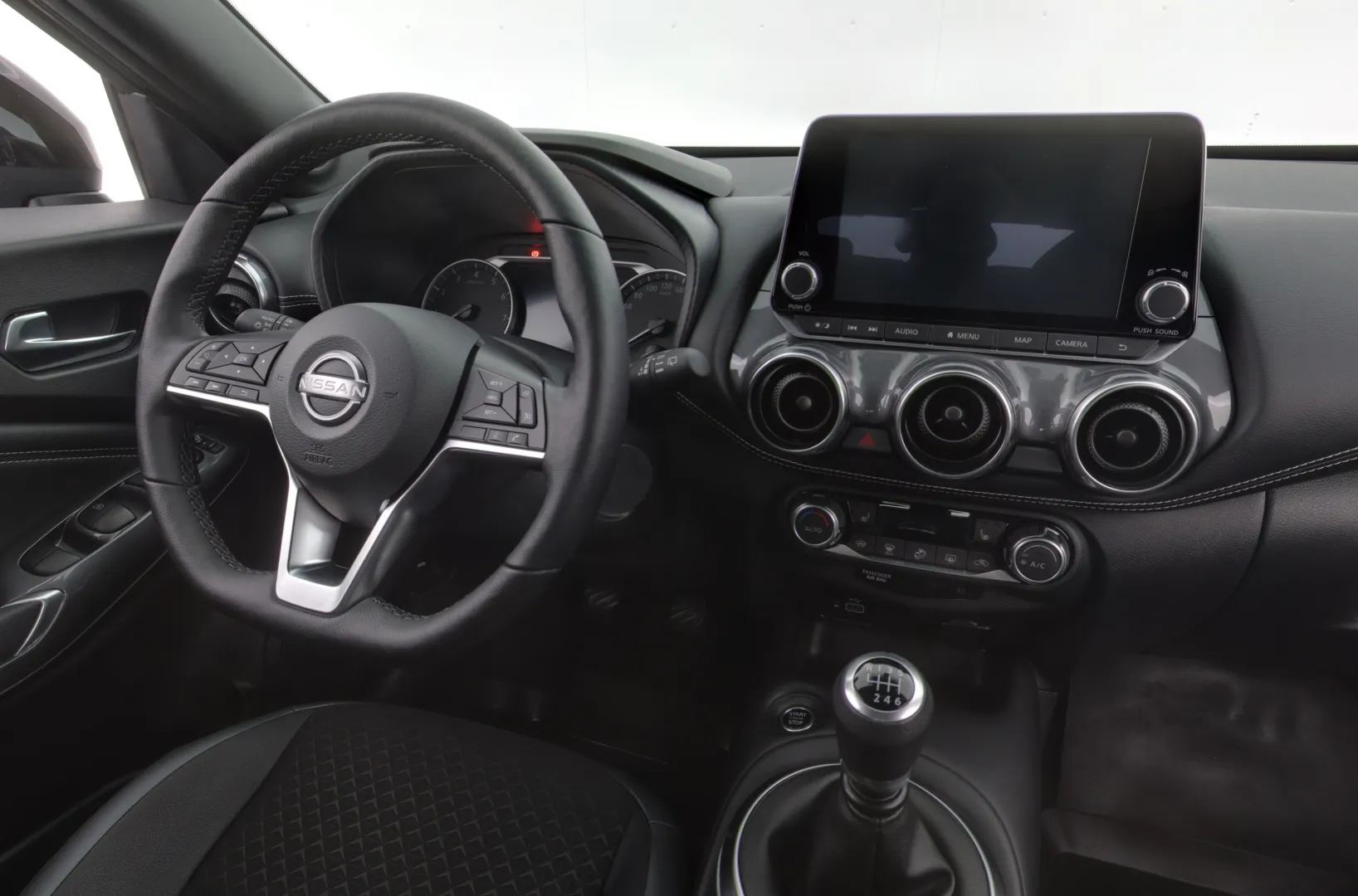 NISSAN Juke EVH-465 carousel image
