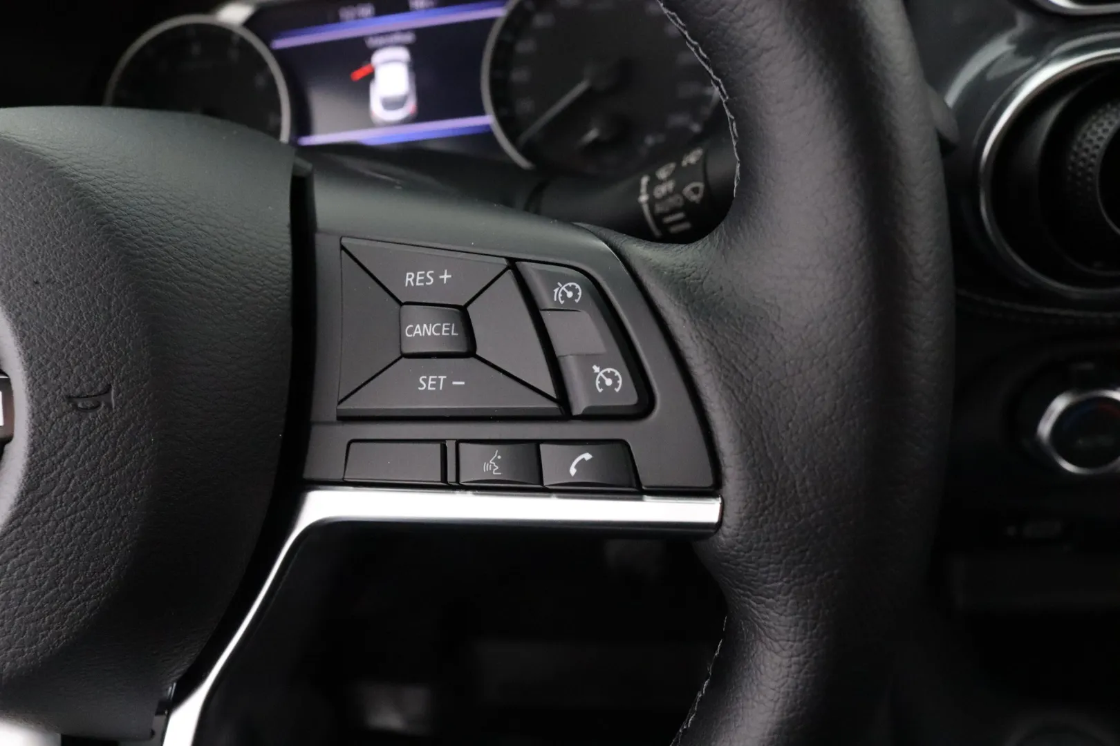 NISSAN Juke EVH-465 carousel image