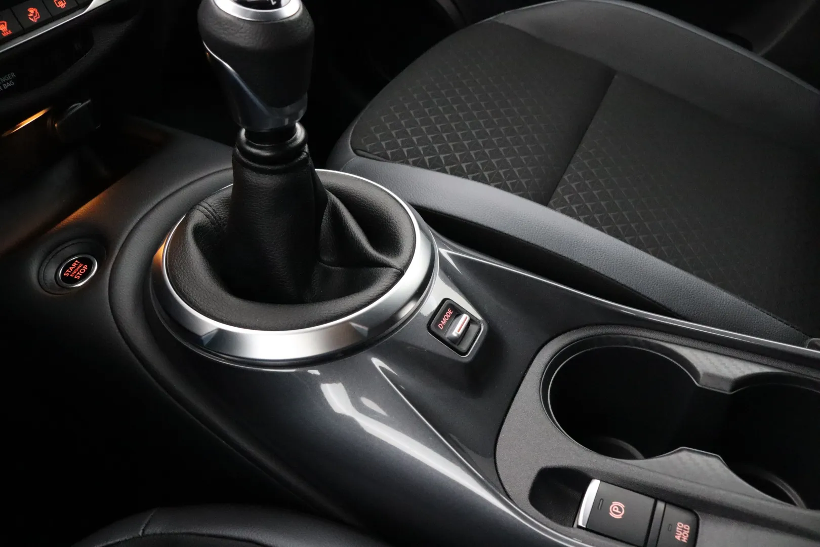 NISSAN Juke EVH-465 carousel image
