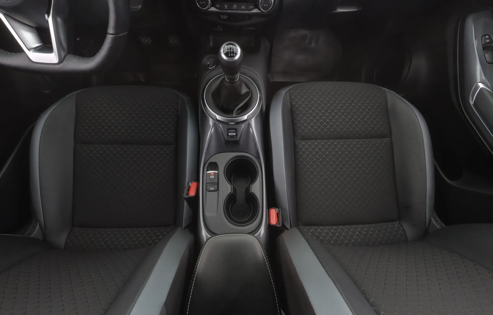 NISSAN Juke EVH-465 carousel image