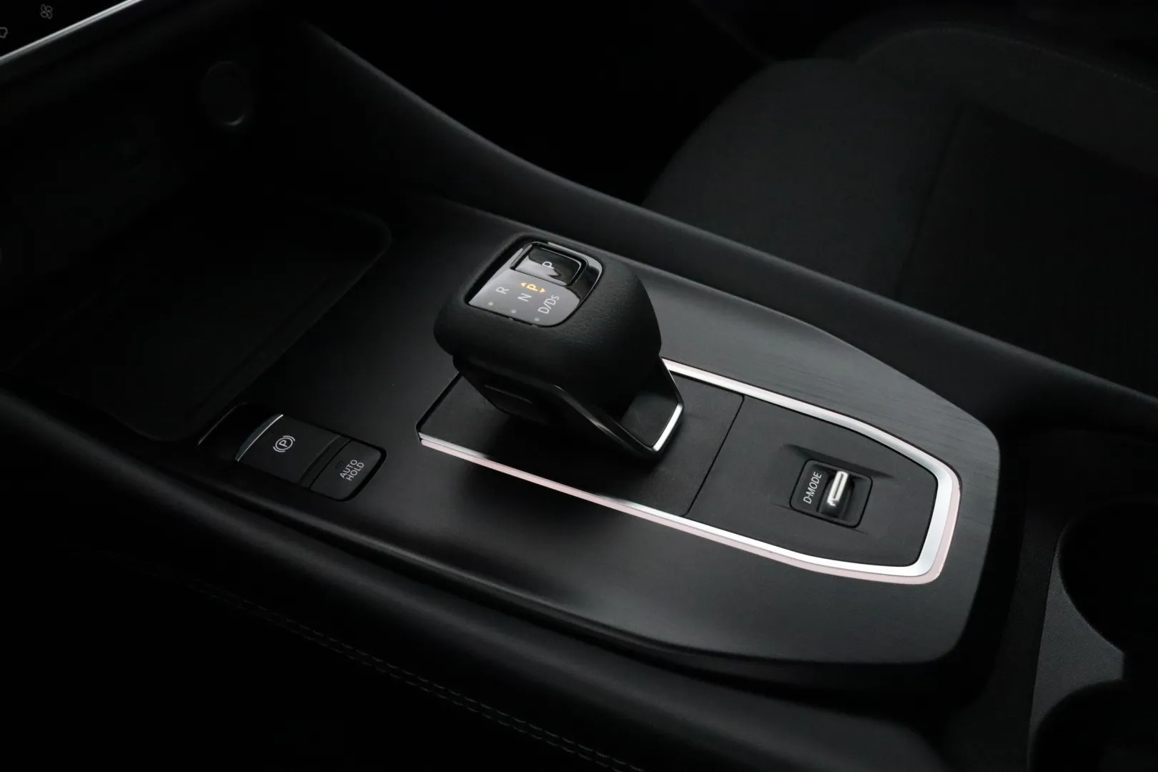NISSAN Qashqai RVV-562 carousel image