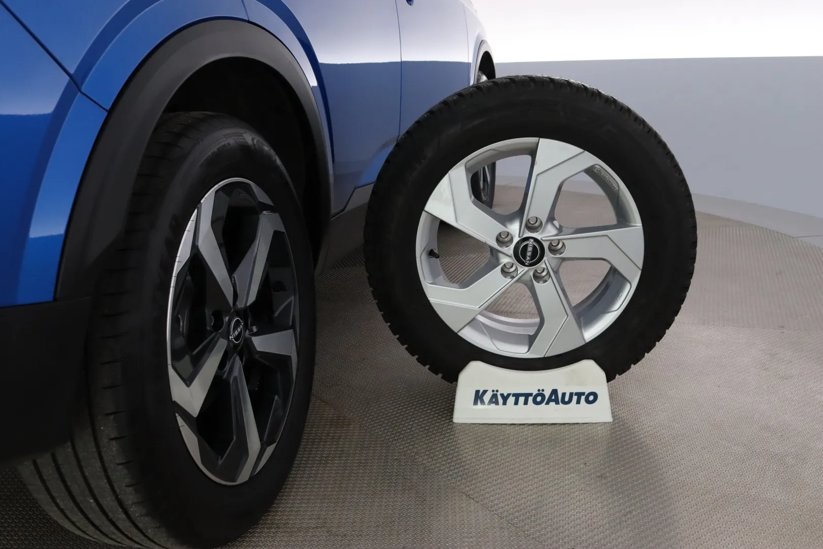 NISSAN Qashqai RVV-562 carousel image