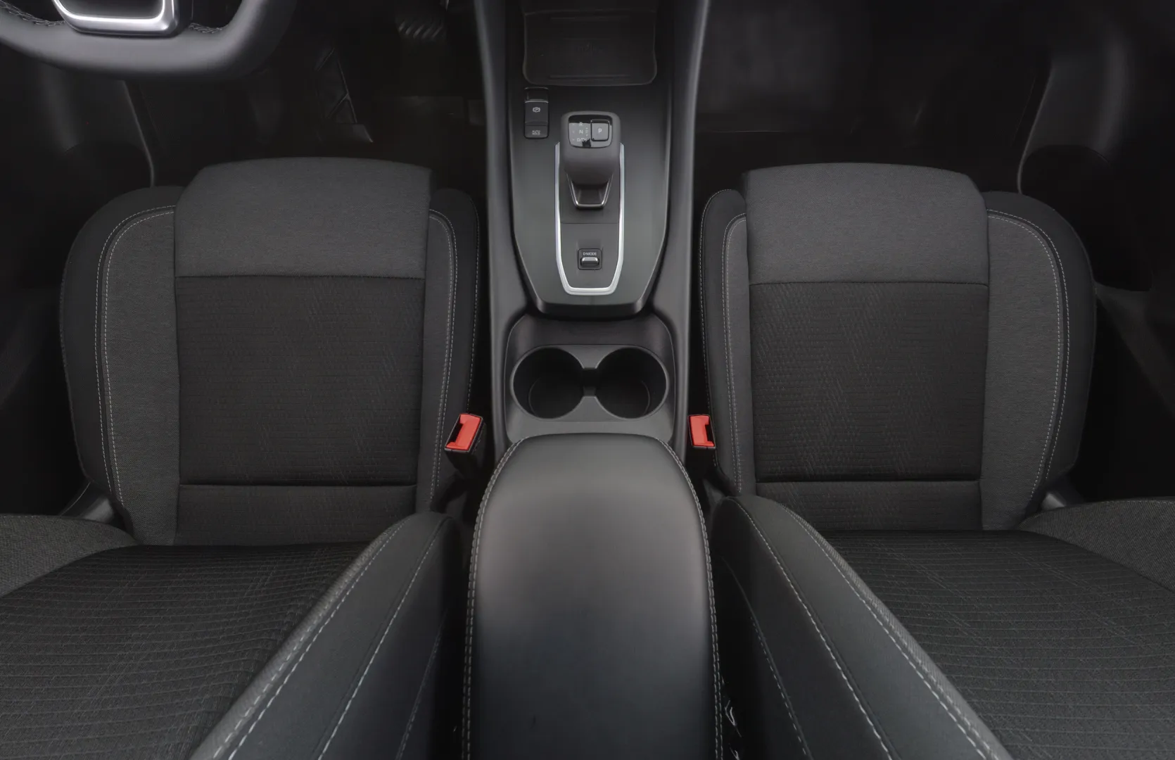 NISSAN Qashqai RVV-562 carousel image