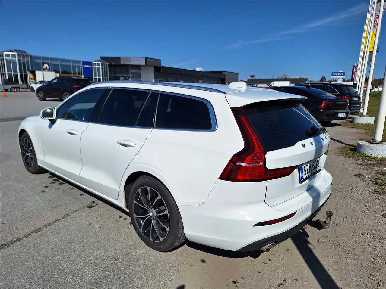 VOLVO V60 SZM-608 carousel image