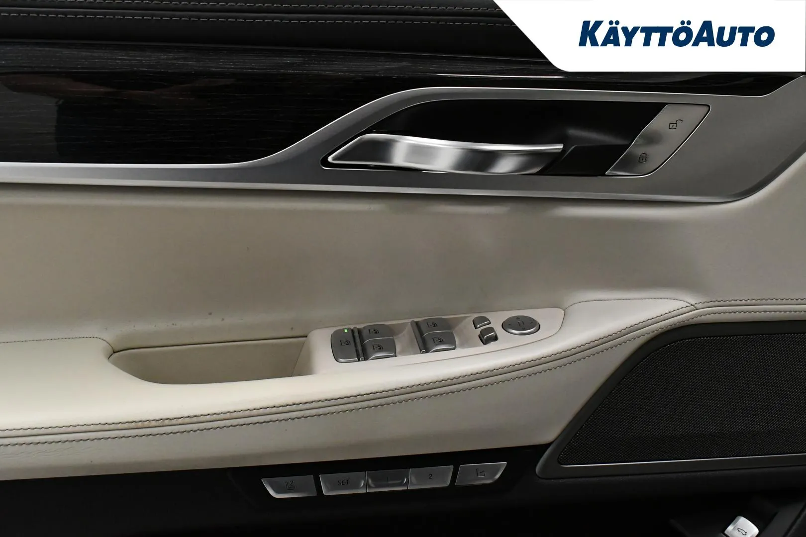 BMW 730 VXU-272 carousel image