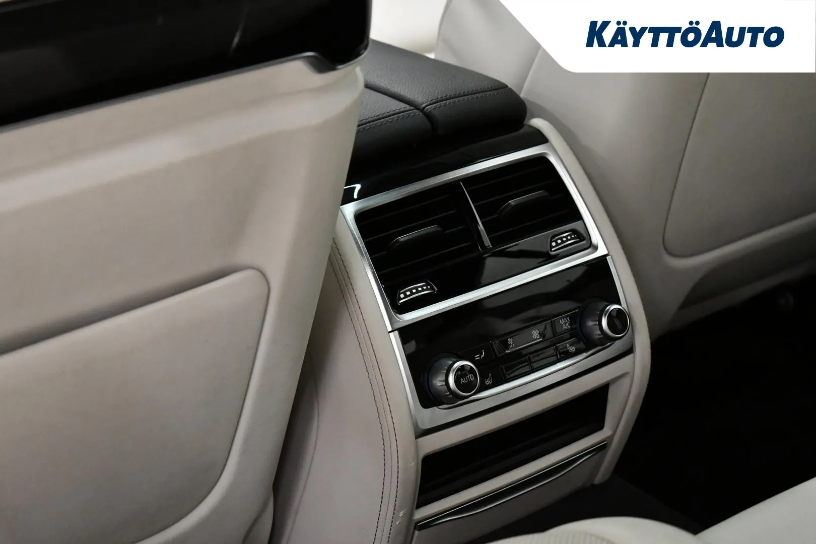 BMW 730 VXU-272 carousel image