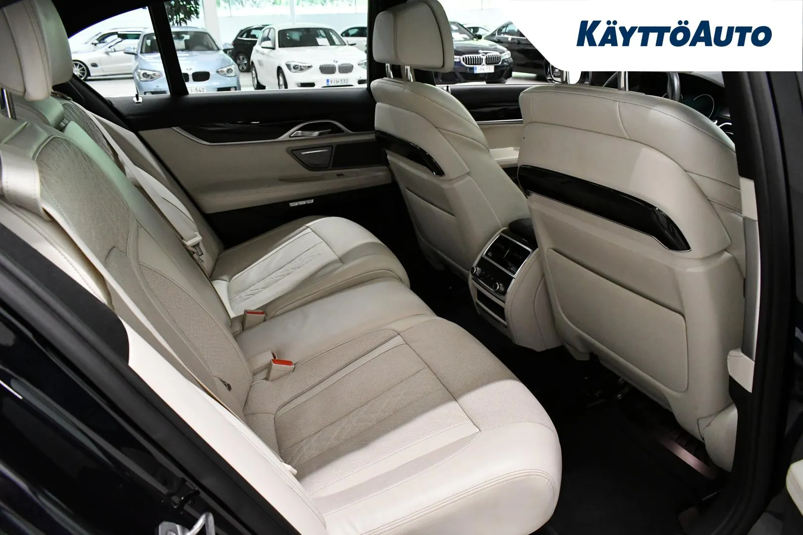 BMW 730 VXU-272 carousel image