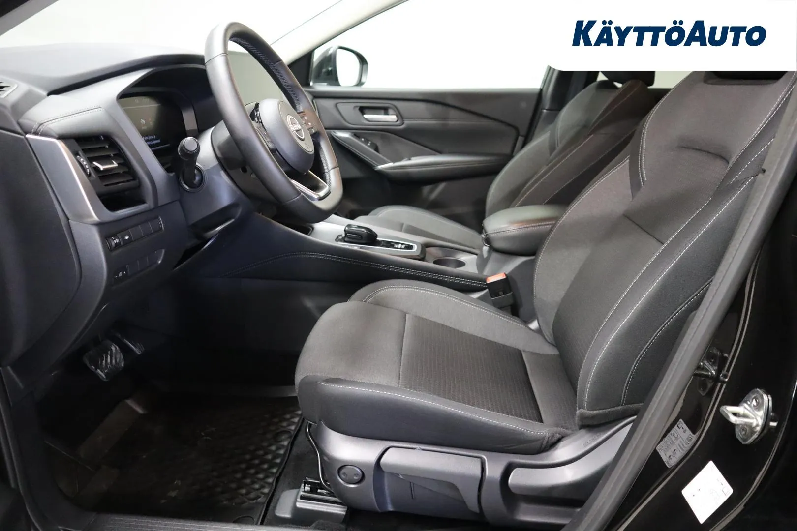 NISSAN Qashqai RVV-594 carousel image
