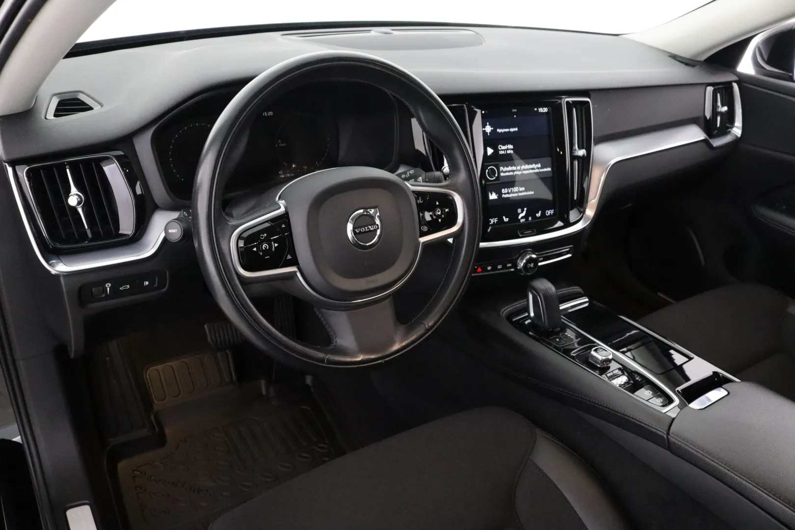 VOLVO V60 EUE-107 carousel image