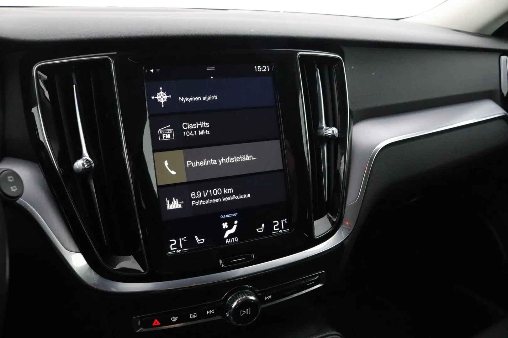 VOLVO V60 EUE-107 carousel image