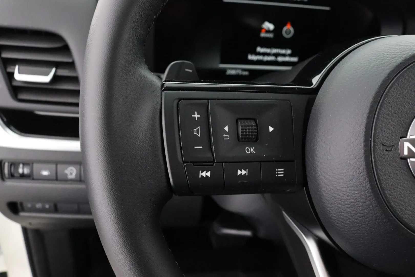 NISSAN Qashqai NNR-193 carousel image