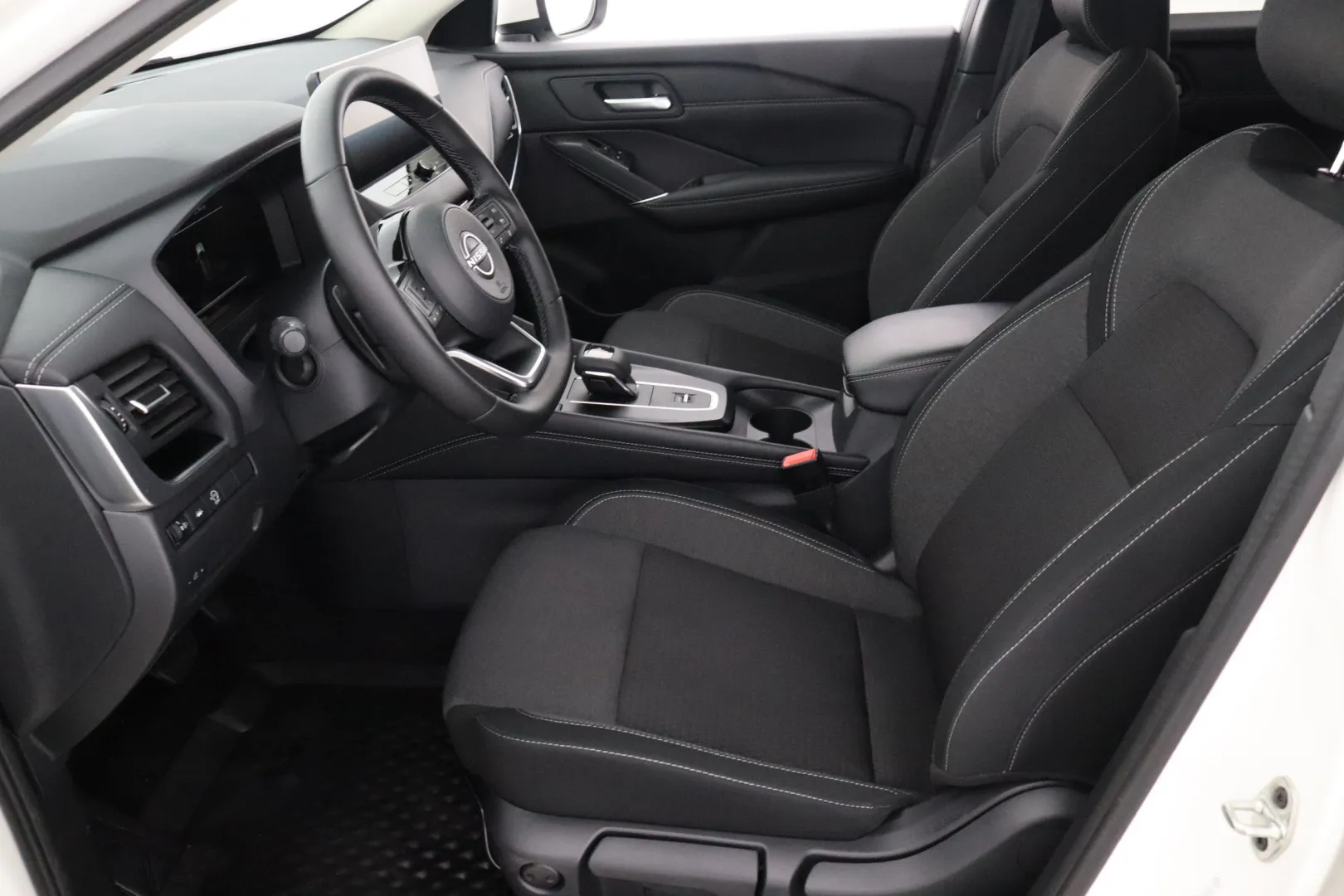NISSAN Qashqai NNR-193 carousel image