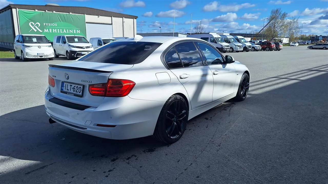 BMW 320 ILT-620 carousel image