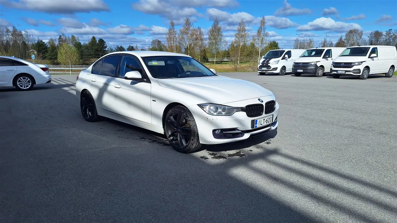 BMW 320 ILT-620 carousel image