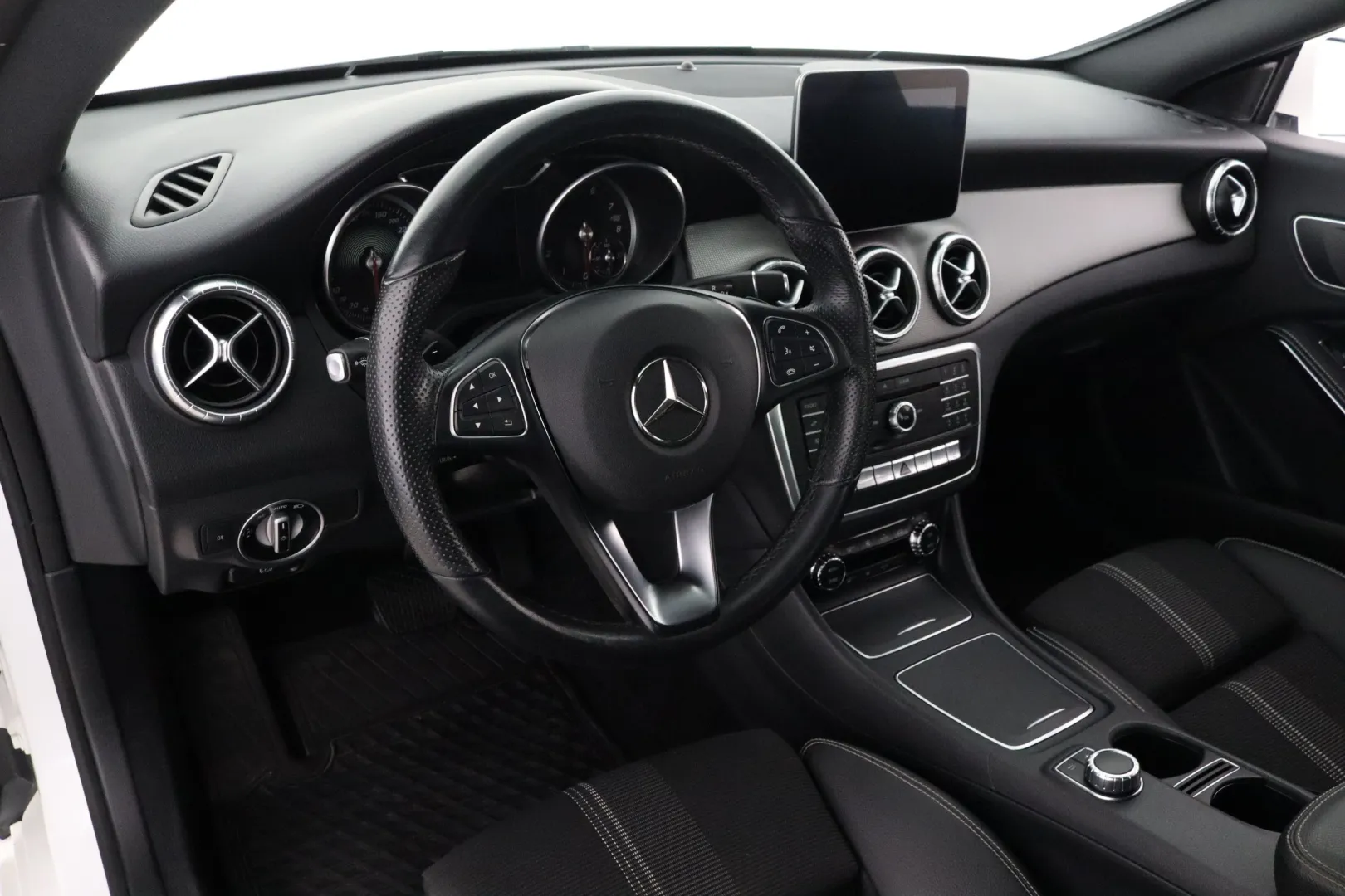 MERCEDES-BENZ CLA GNF-427 carousel image