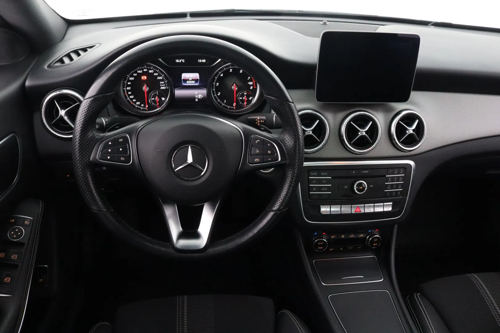MERCEDES-BENZ CLA GNF-427 carousel image