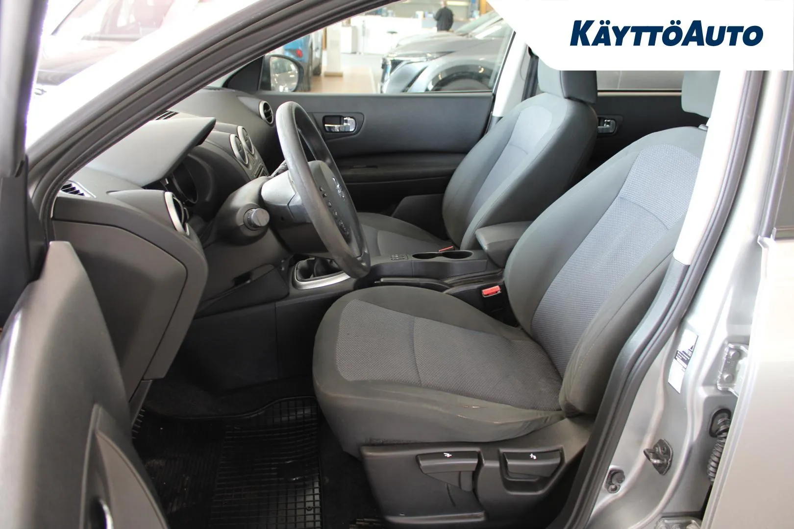 NISSAN Qashqai IHX-403 carousel image