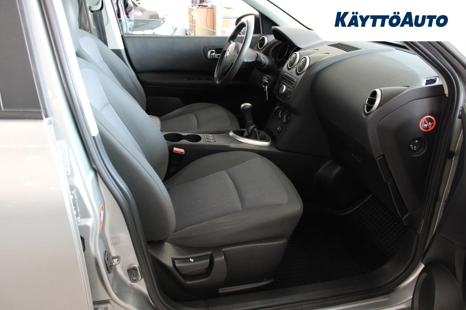 NISSAN Qashqai IHX-403 carousel image