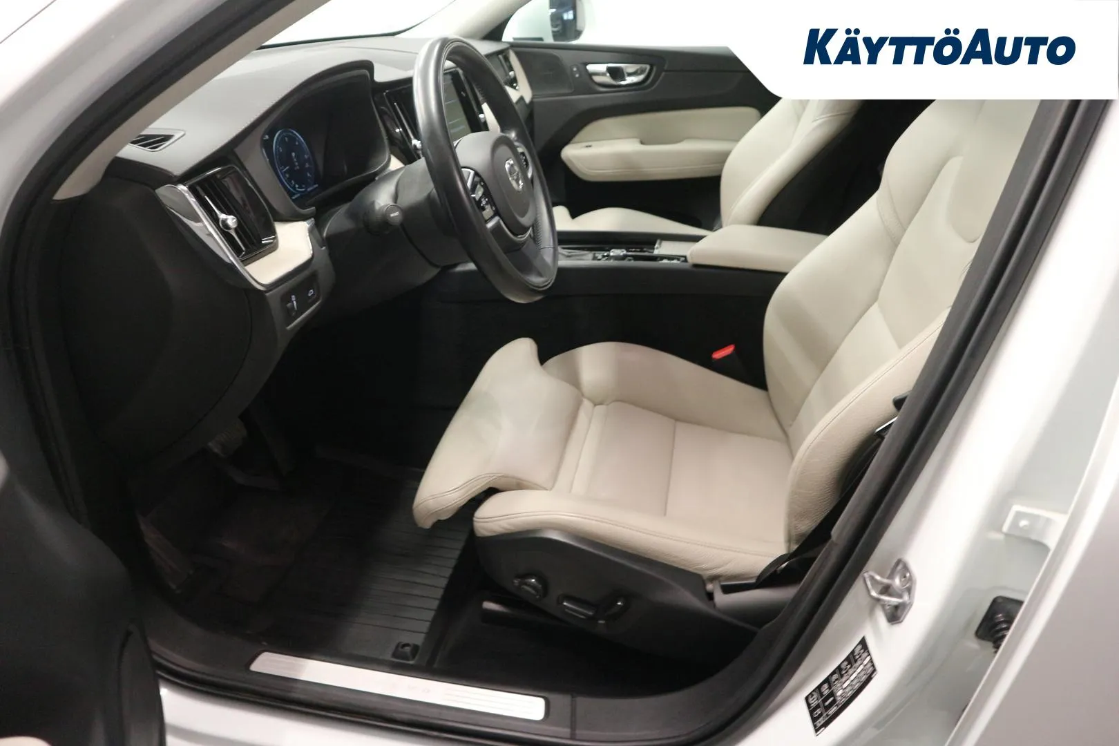 VOLVO XC60 SYR-439 carousel image