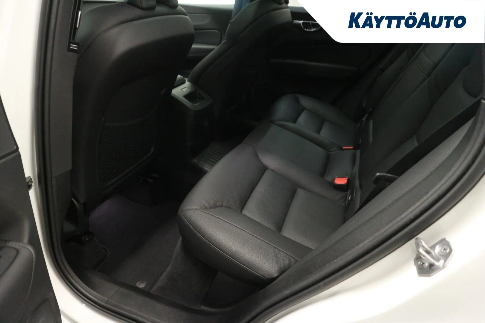 VOLVO XC60 XXK-495 carousel image