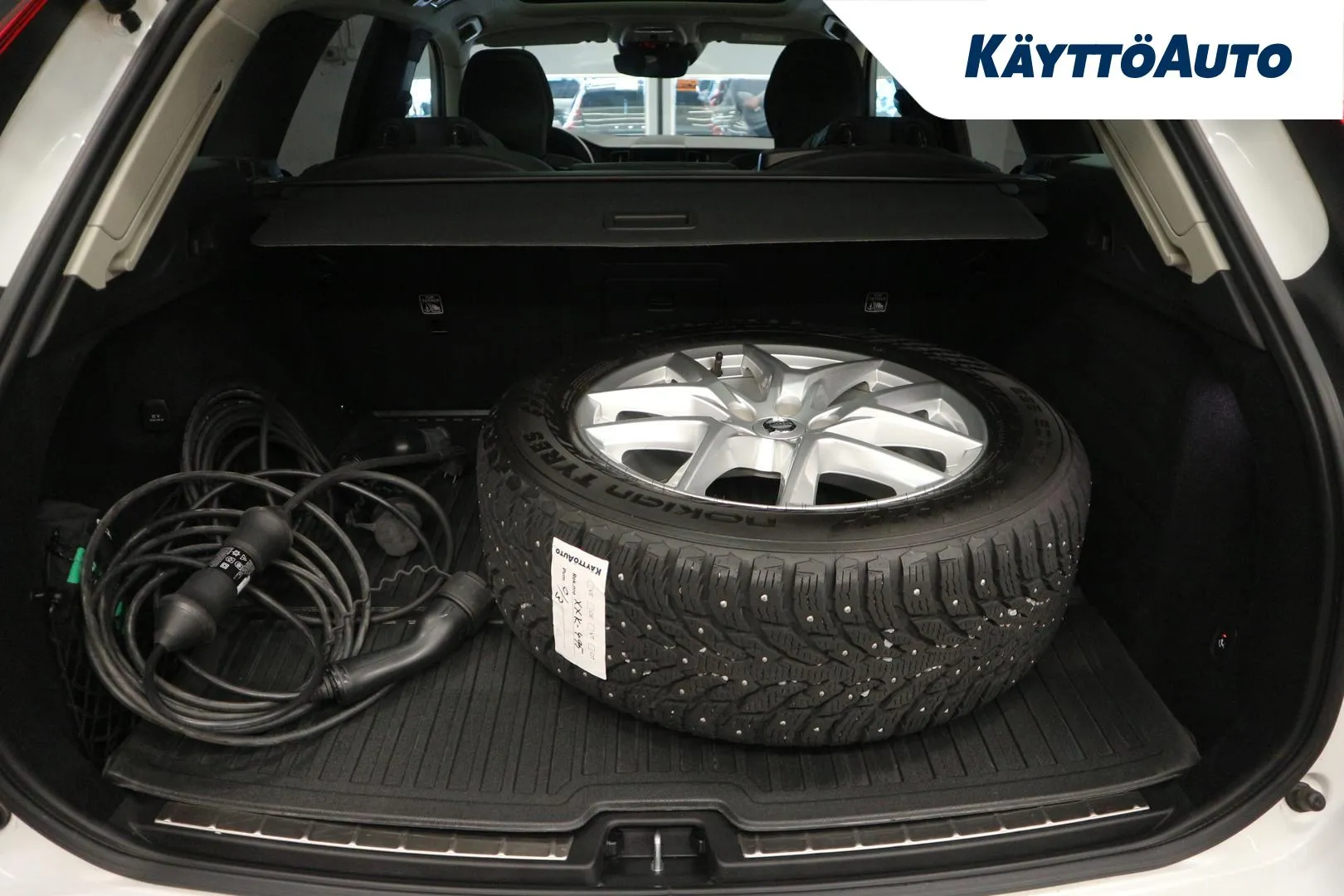 VOLVO XC60 XXK-495 carousel image