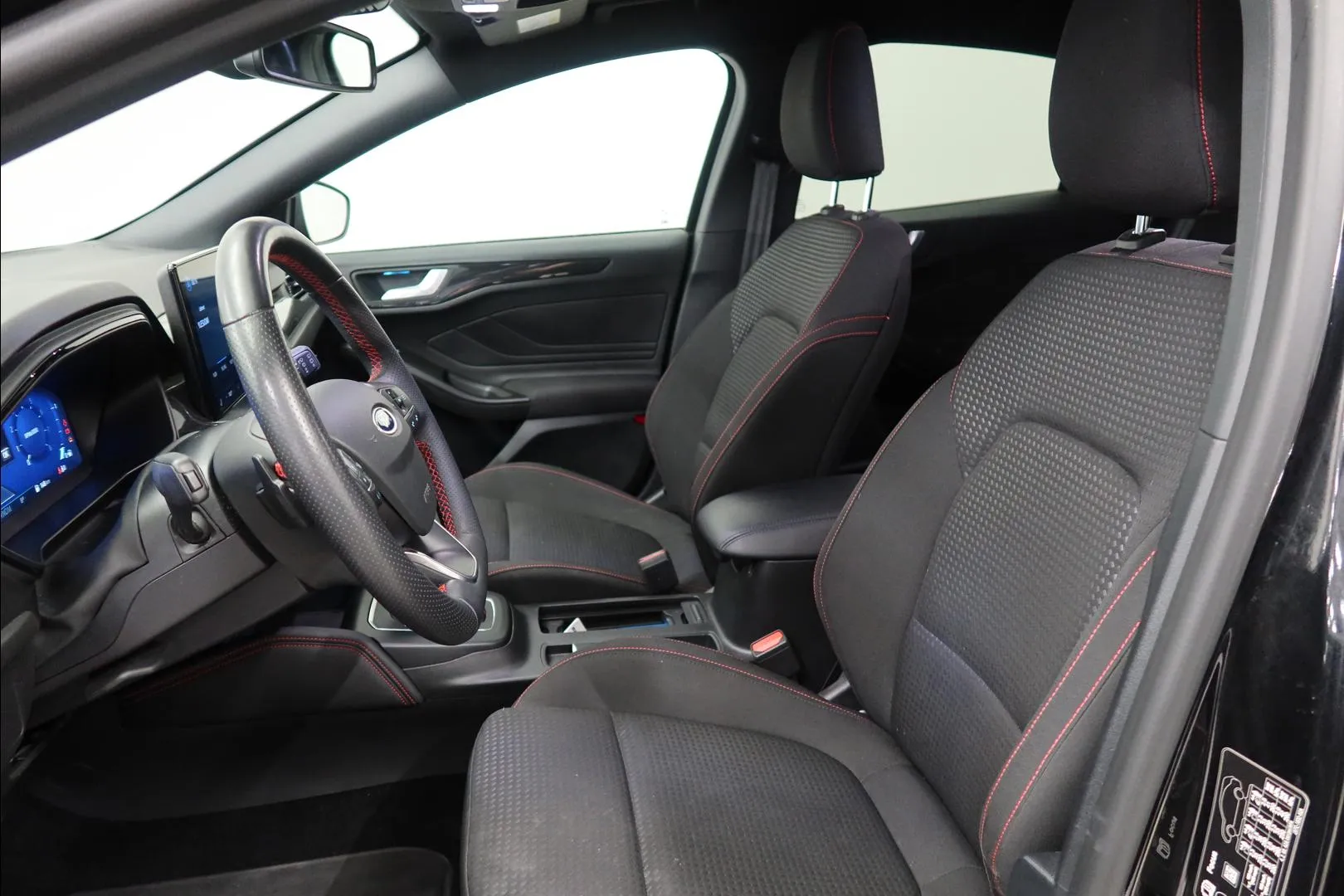 FORD Focus YKS-600 carousel image