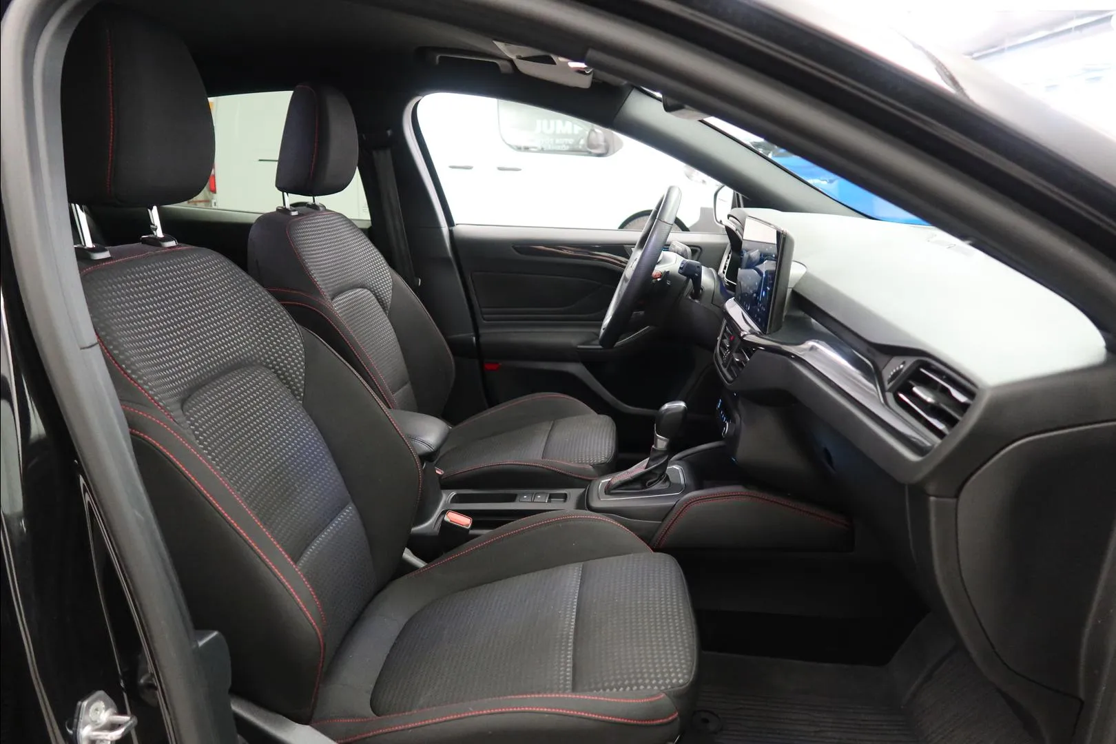 FORD Focus YKS-600 carousel image