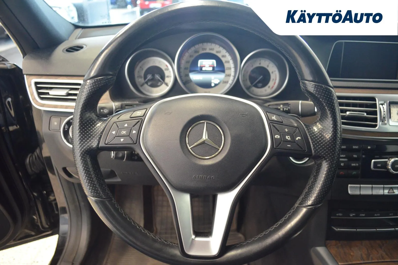 MERCEDES-BENZ E FLY-373 carousel image