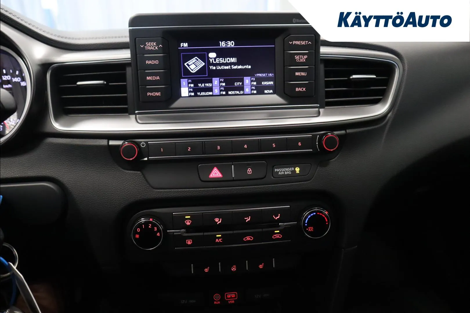KIA Ceed OXU-491 carousel image