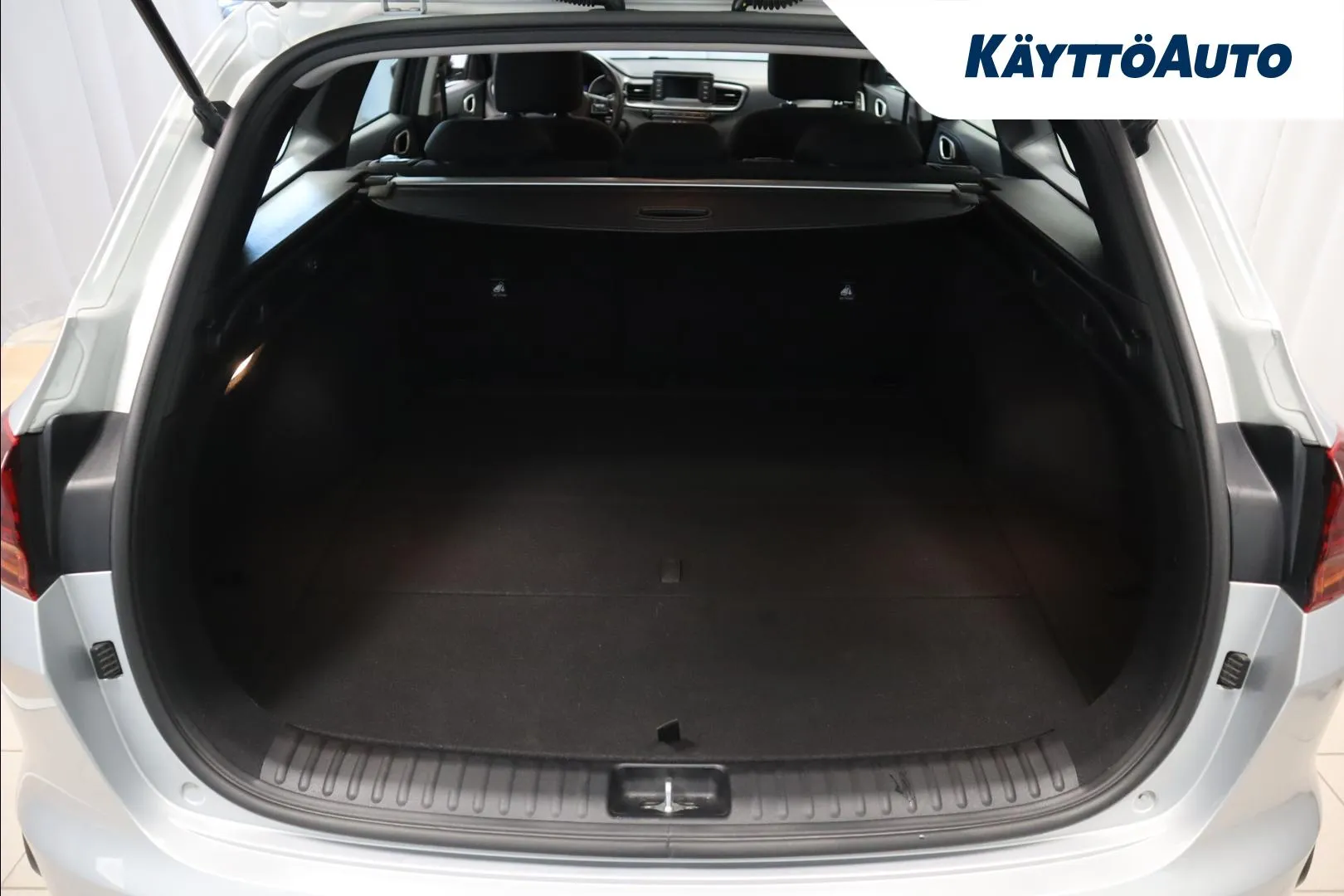 KIA Ceed OXU-491 carousel image