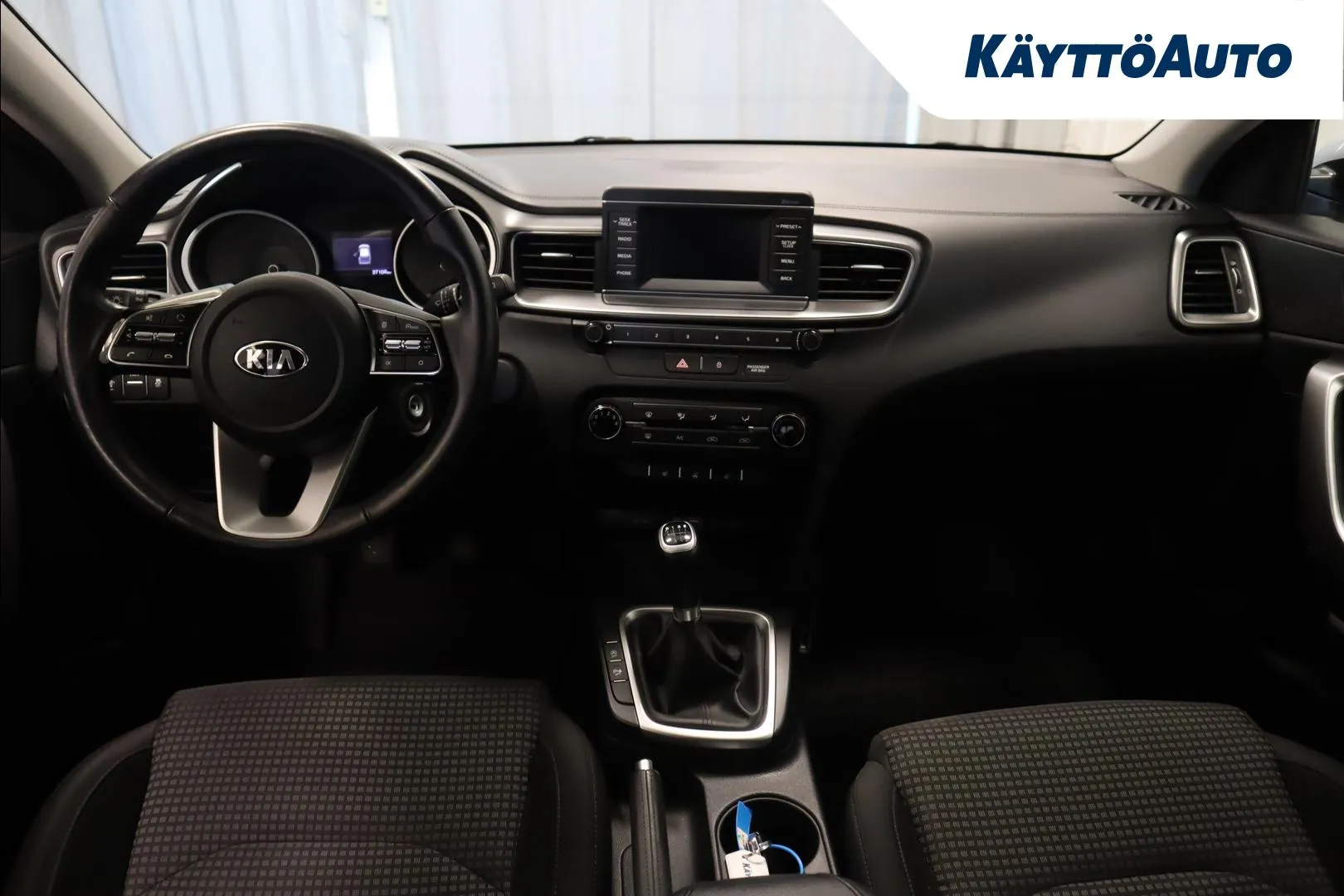 KIA Ceed OXU-491 carousel image