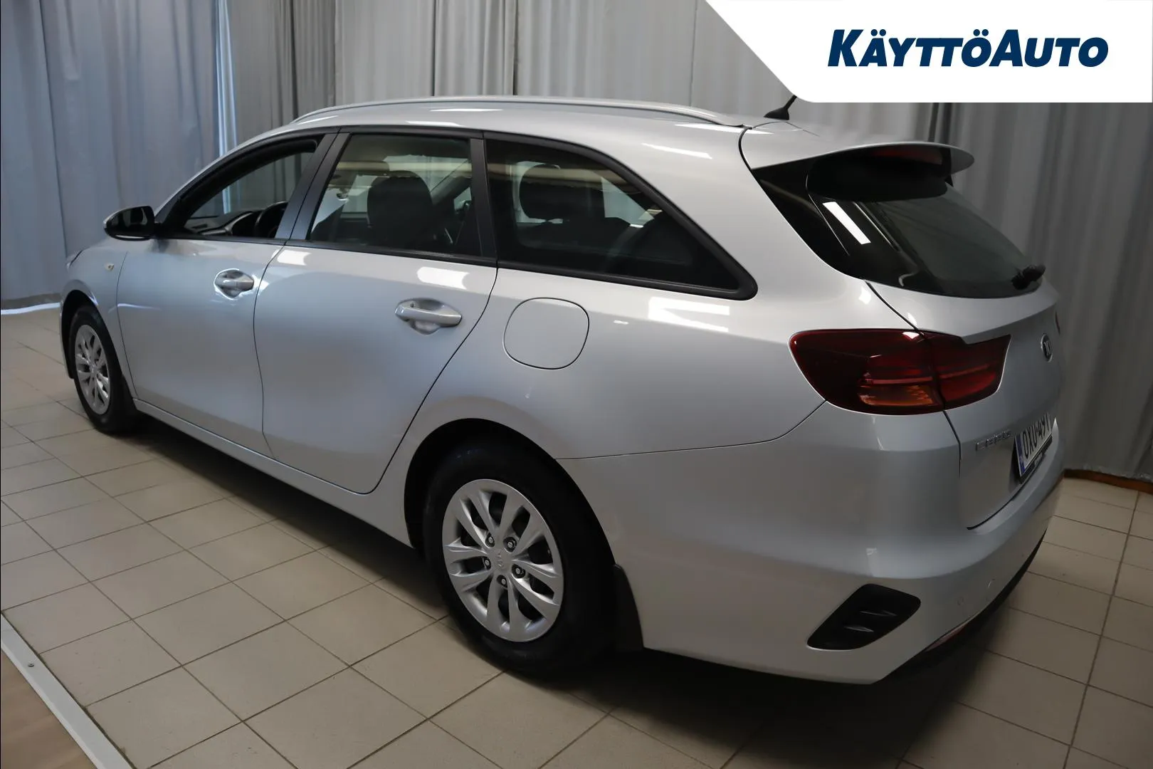 KIA Ceed OXU-491 carousel image