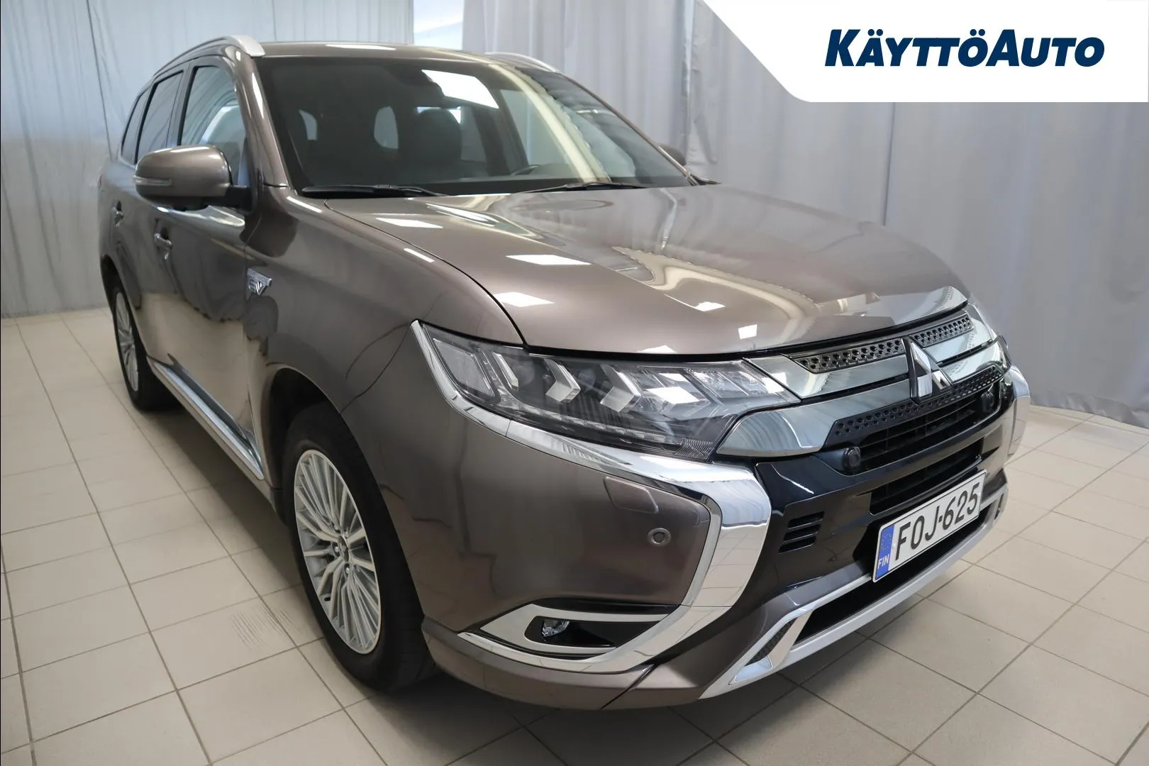 MITSUBISHI Outlander PHEV FOJ-625 carousel image