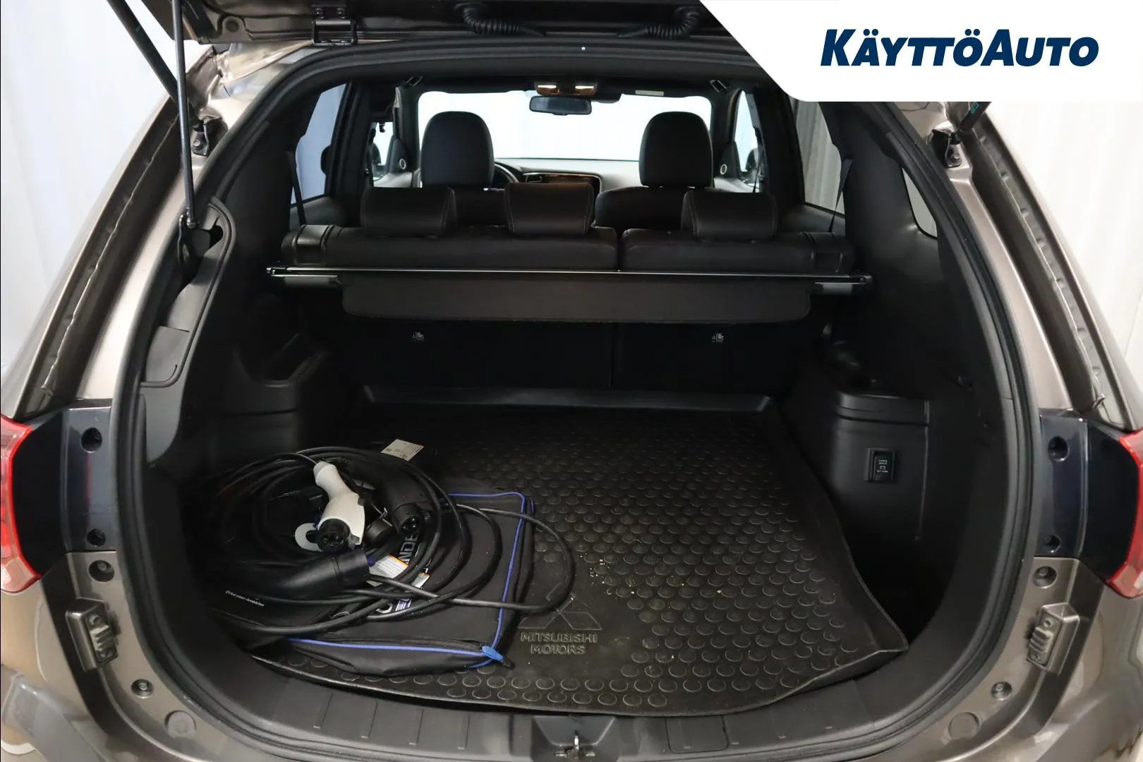MITSUBISHI Outlander PHEV FOJ-625 carousel image
