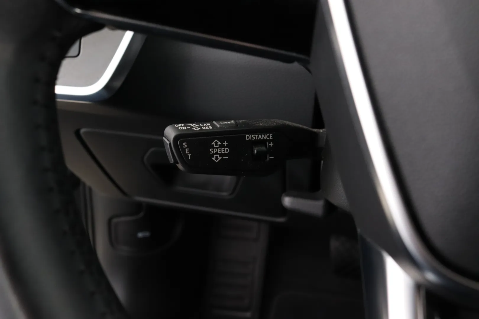 Audi A6 YKJ-118 carousel image