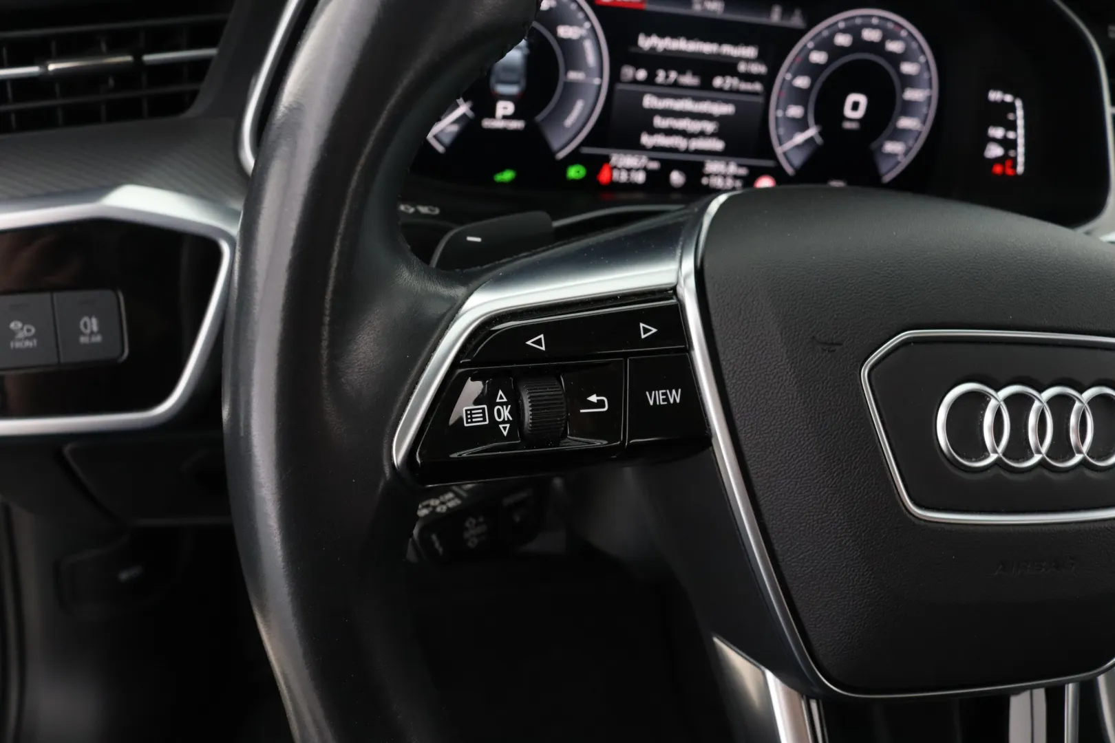 Audi A6 YKJ-118 carousel image