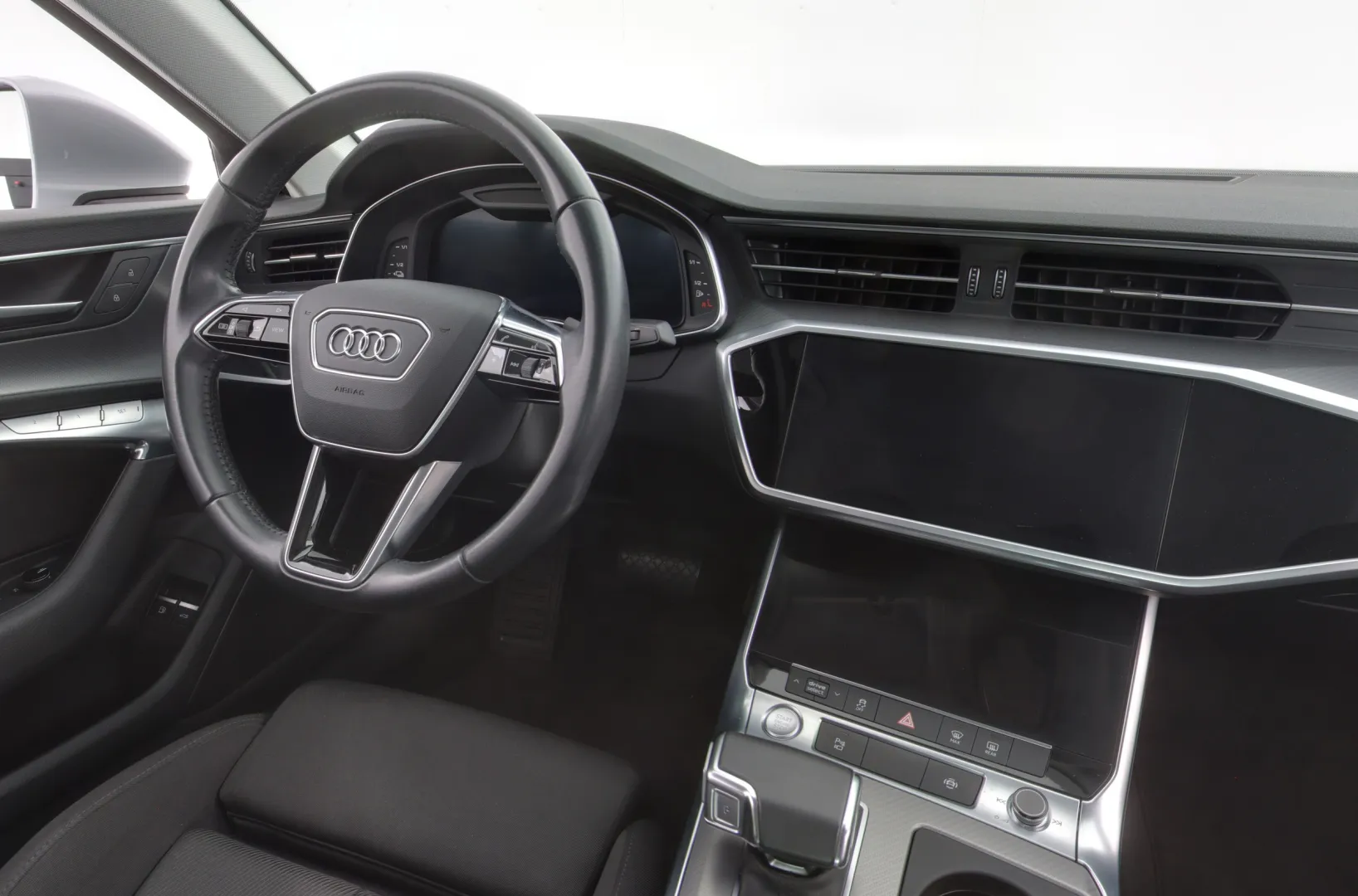Audi A6 YKJ-118 carousel image