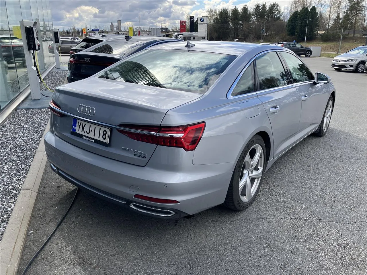 Audi A6 YKJ-118 carousel image