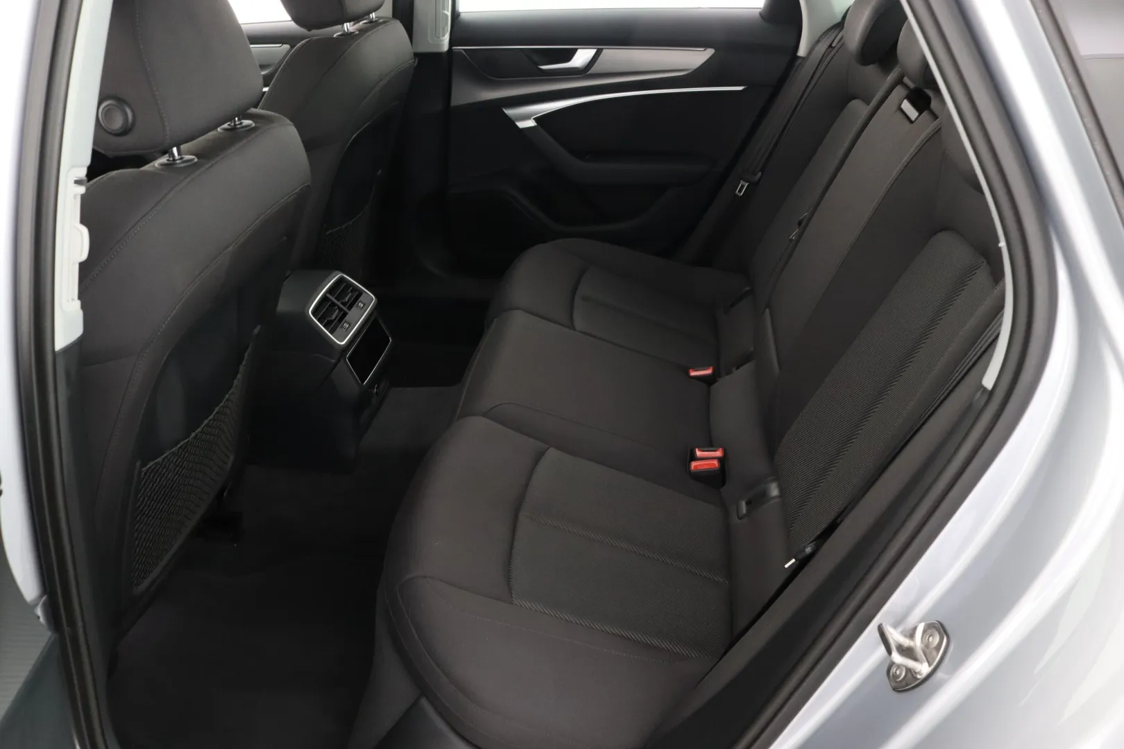 Audi A6 YKJ-118 carousel image