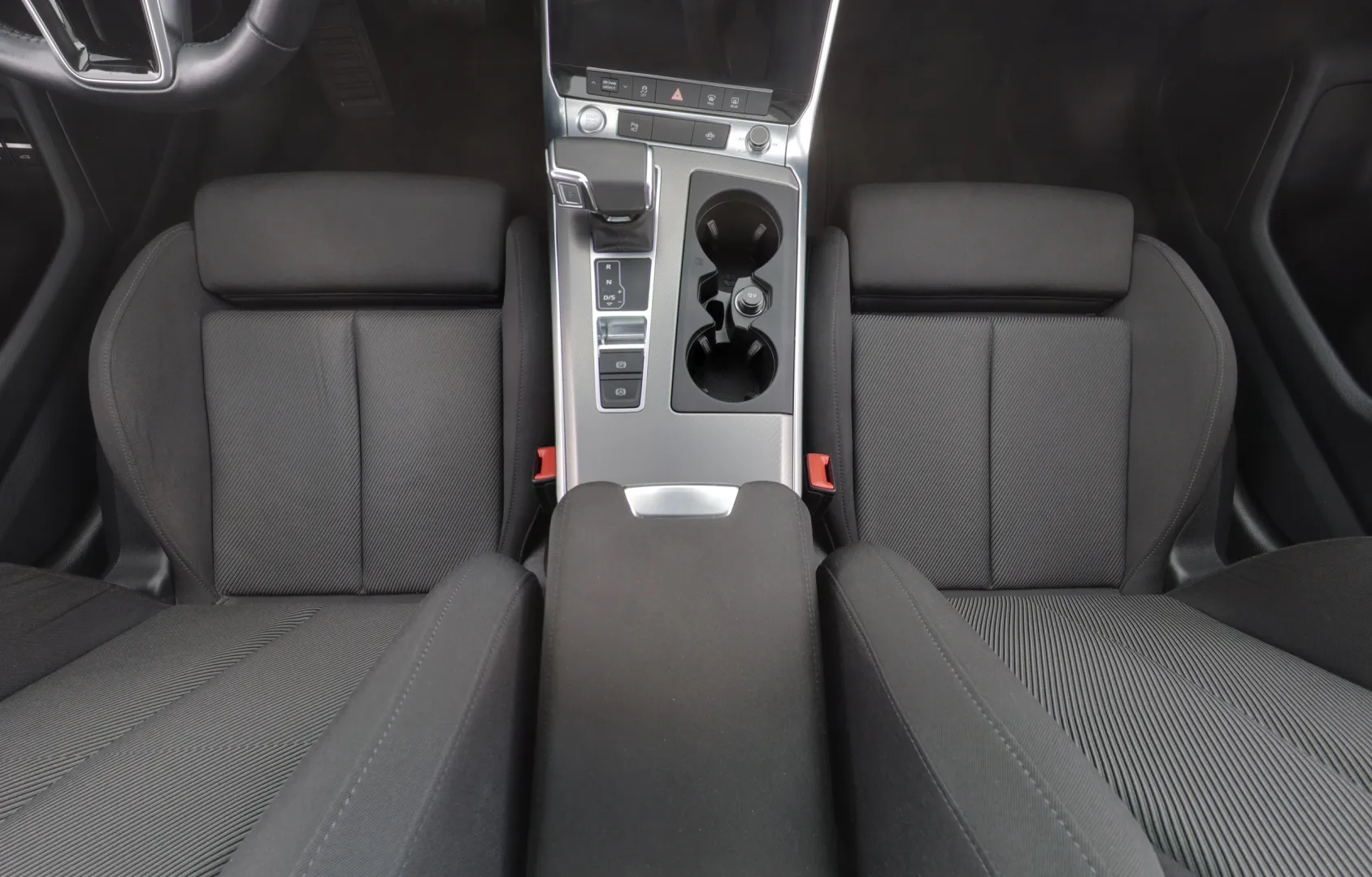 Audi A6 YKJ-118 carousel image