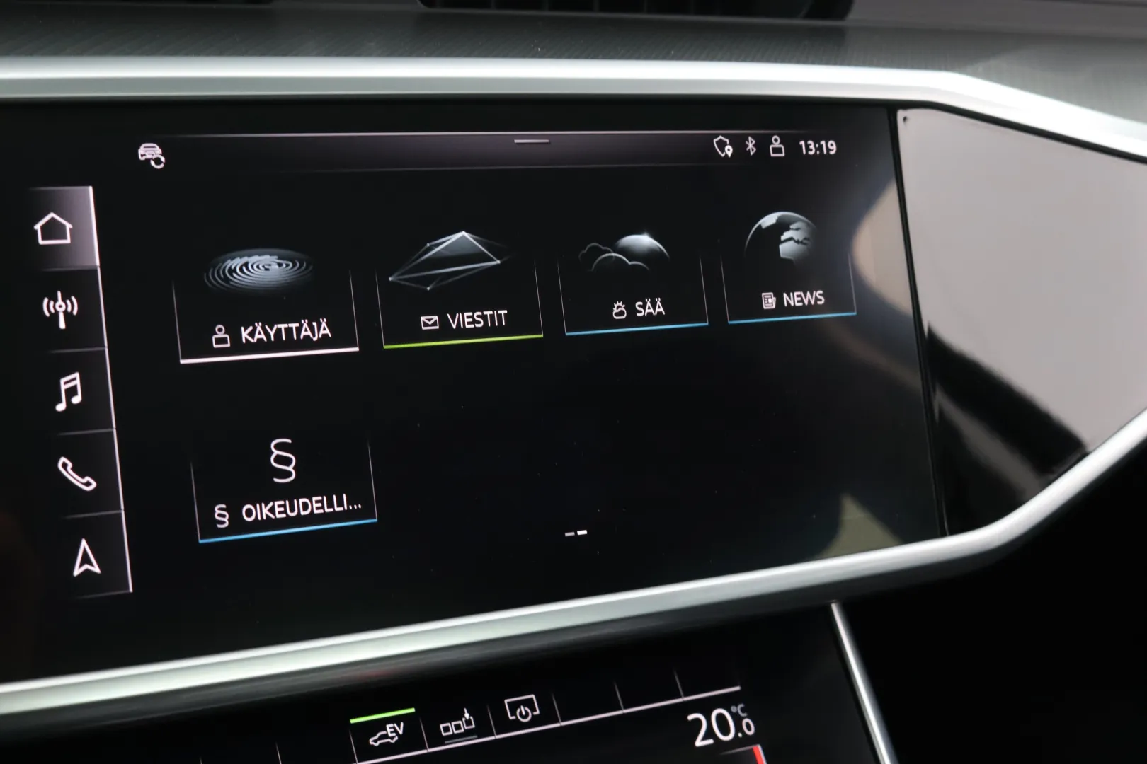 Audi A6 YKJ-118 carousel image