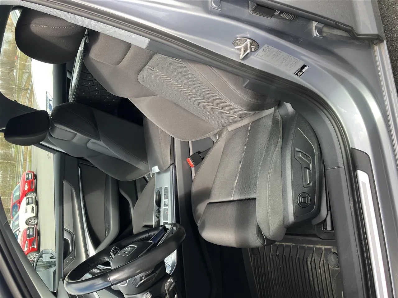Audi A6 YKJ-118 carousel image