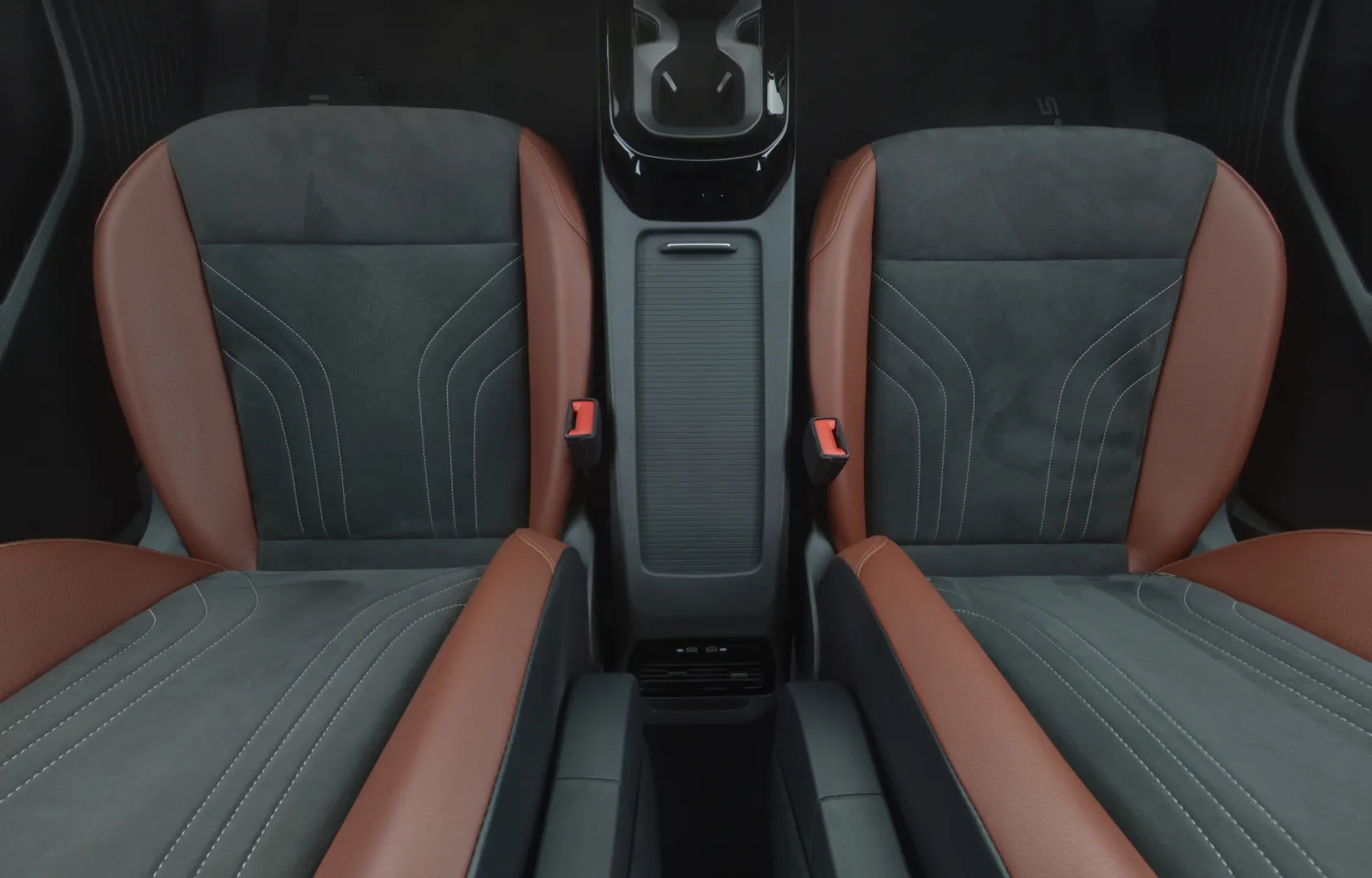 VOLKSWAGEN ID.5 LRS-753 carousel image