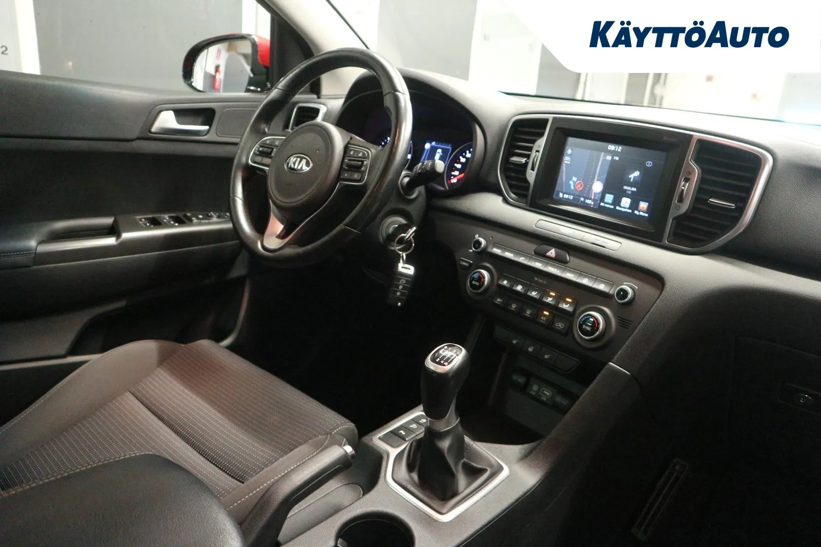 KIA Sportage UZR-599 carousel image