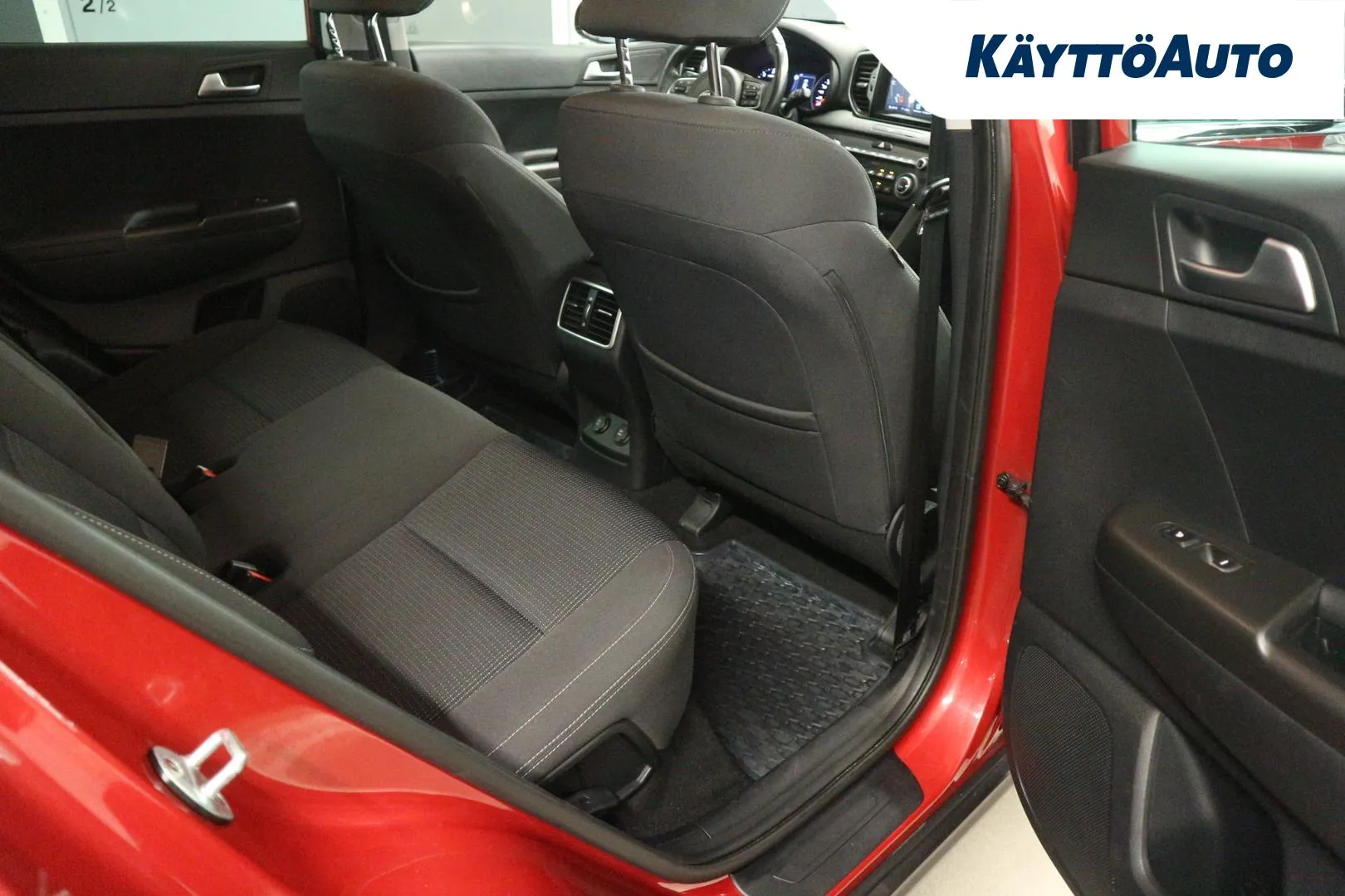 KIA Sportage UZR-599 carousel image